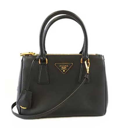Pembelian Prada